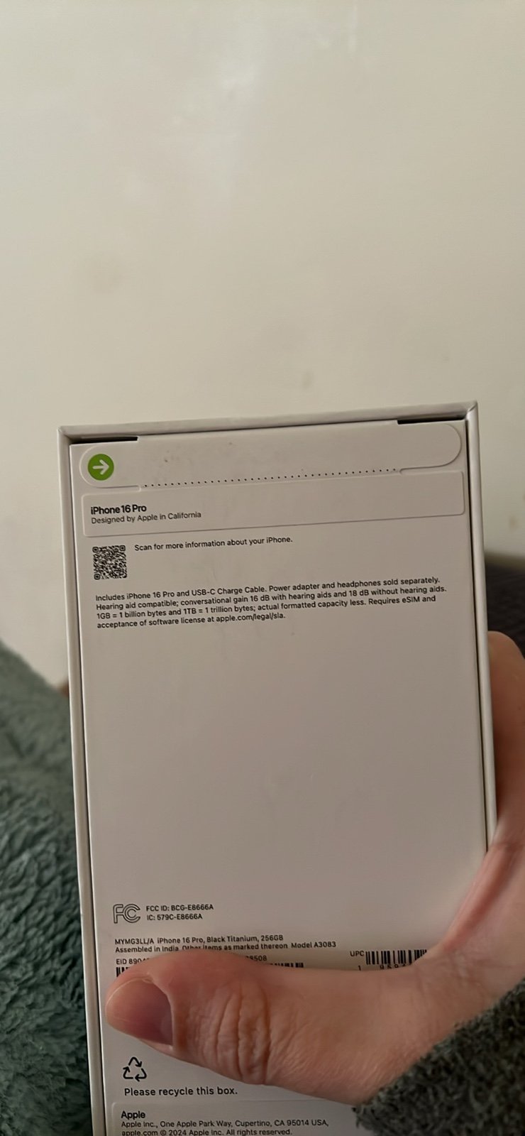 Apple iPhone 16 Pro 256GB Black Titanium (Carrier Unlocked)