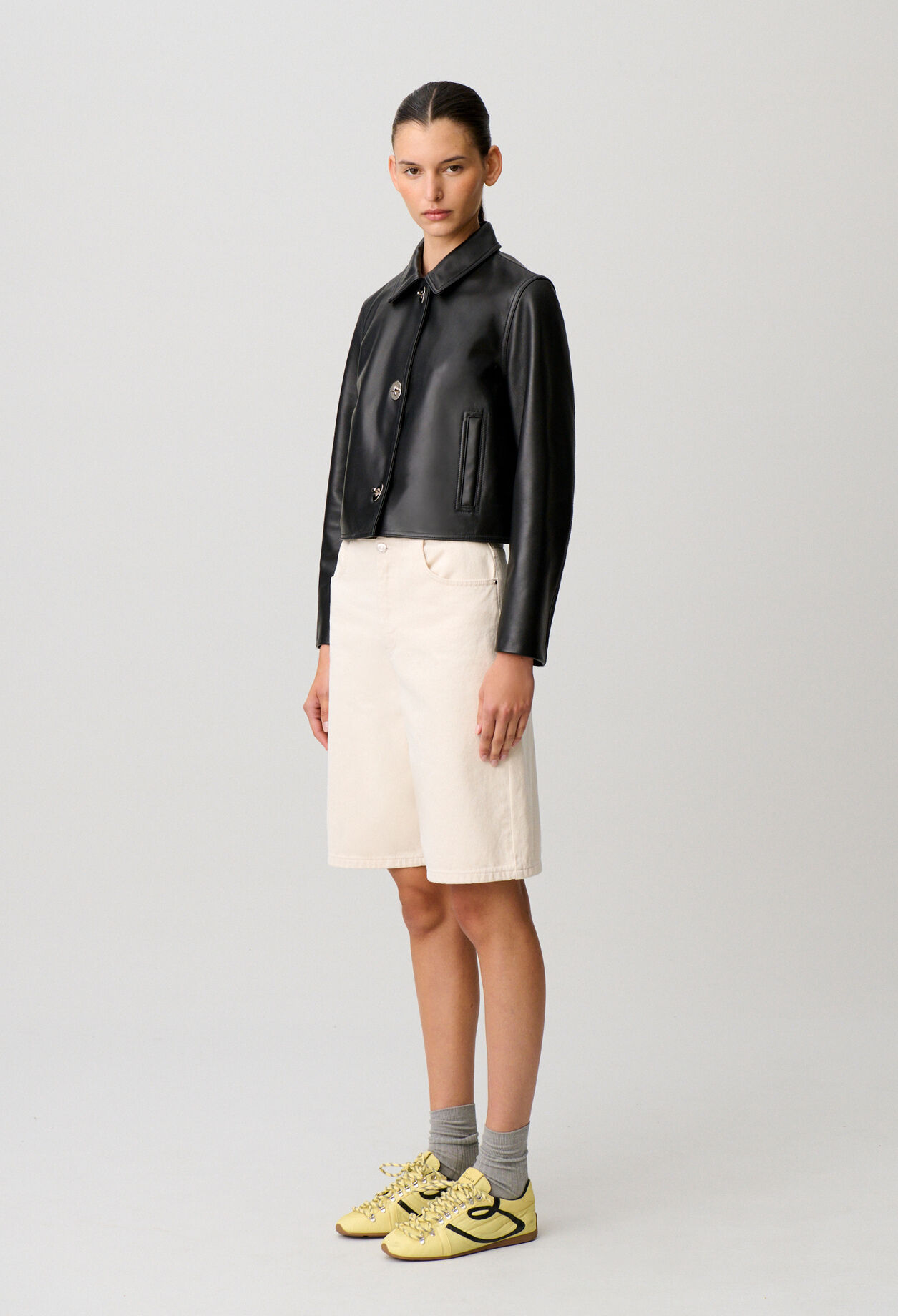 Veste courte cuir noir