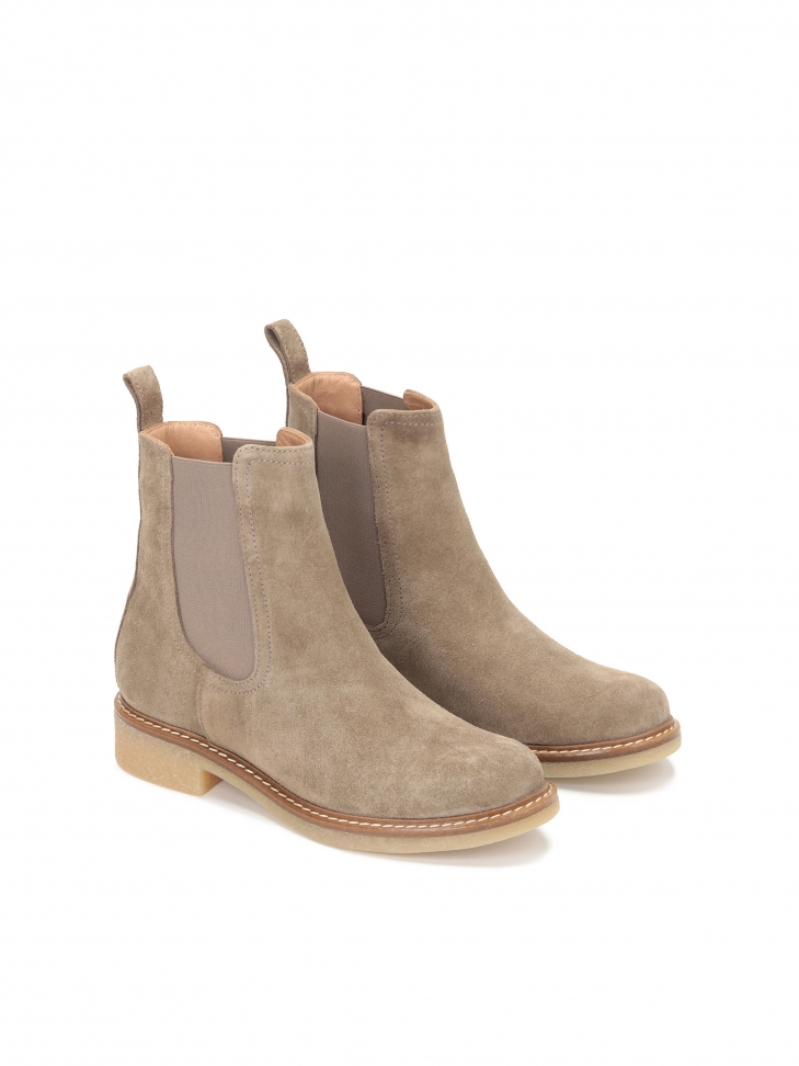 Ladies’ beige Chelsea boots