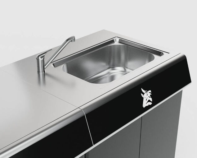 Beefmaster Premium 4 Burner Outdoor Kitchen with Range, Sink & Bench on Classic Carts