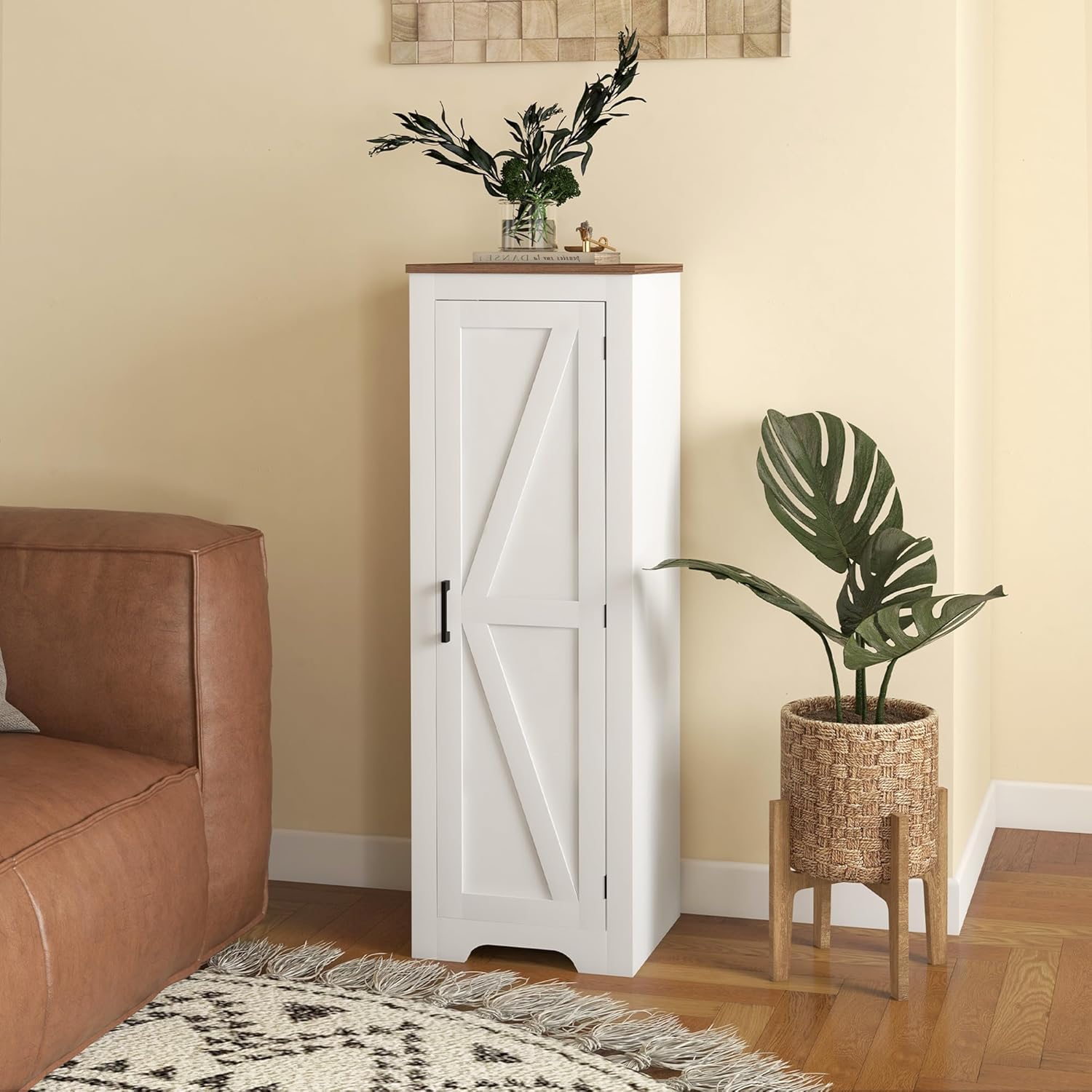HOMCOM Farmhouse Storage Cabinet with Adjustable Shelf, Single Barn Door Small Bathroom Storage Cabinet for Living Room, Floor Pantry Cabinet, White