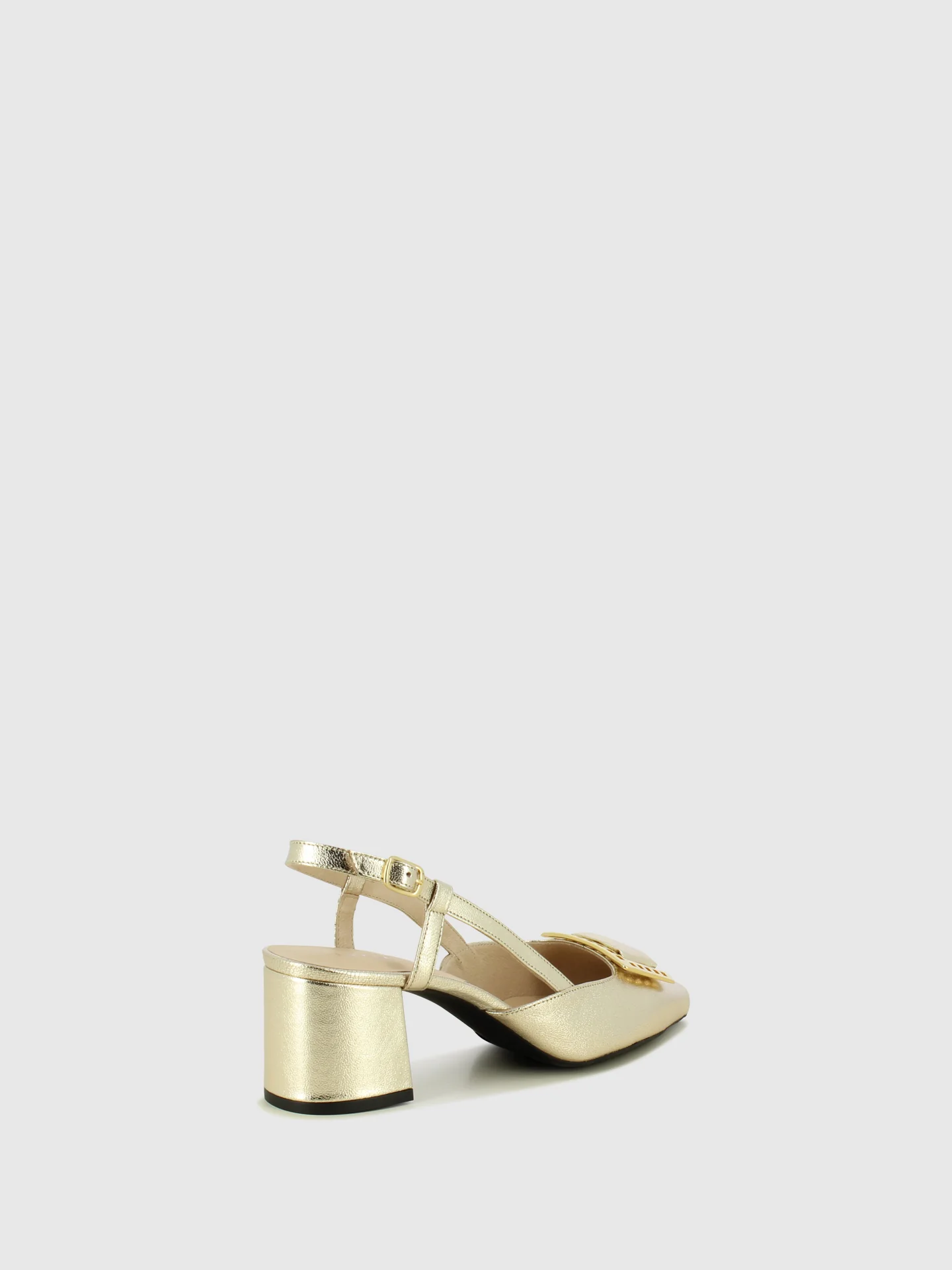 Sandálias com Fivela em Champanhe