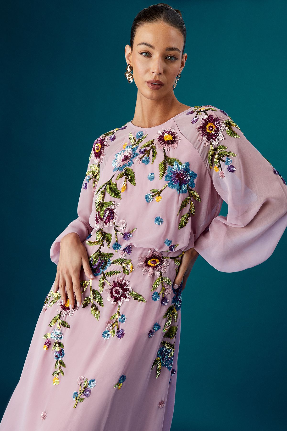 Coast Coast Muse Long Sleeve Embellished Sequin Midi Dress