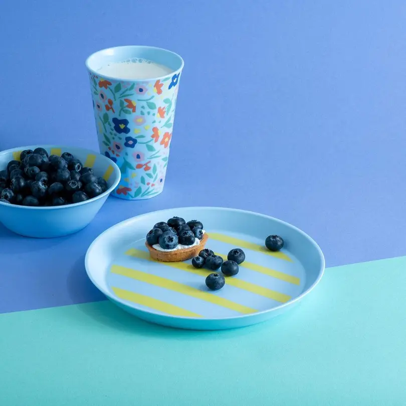 Becher Nora L Blooms