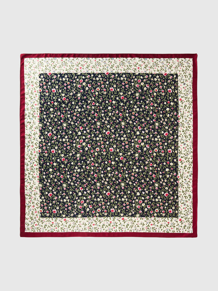 Scarf with patterned print