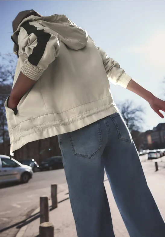 Windbreaker mit Tapedetails