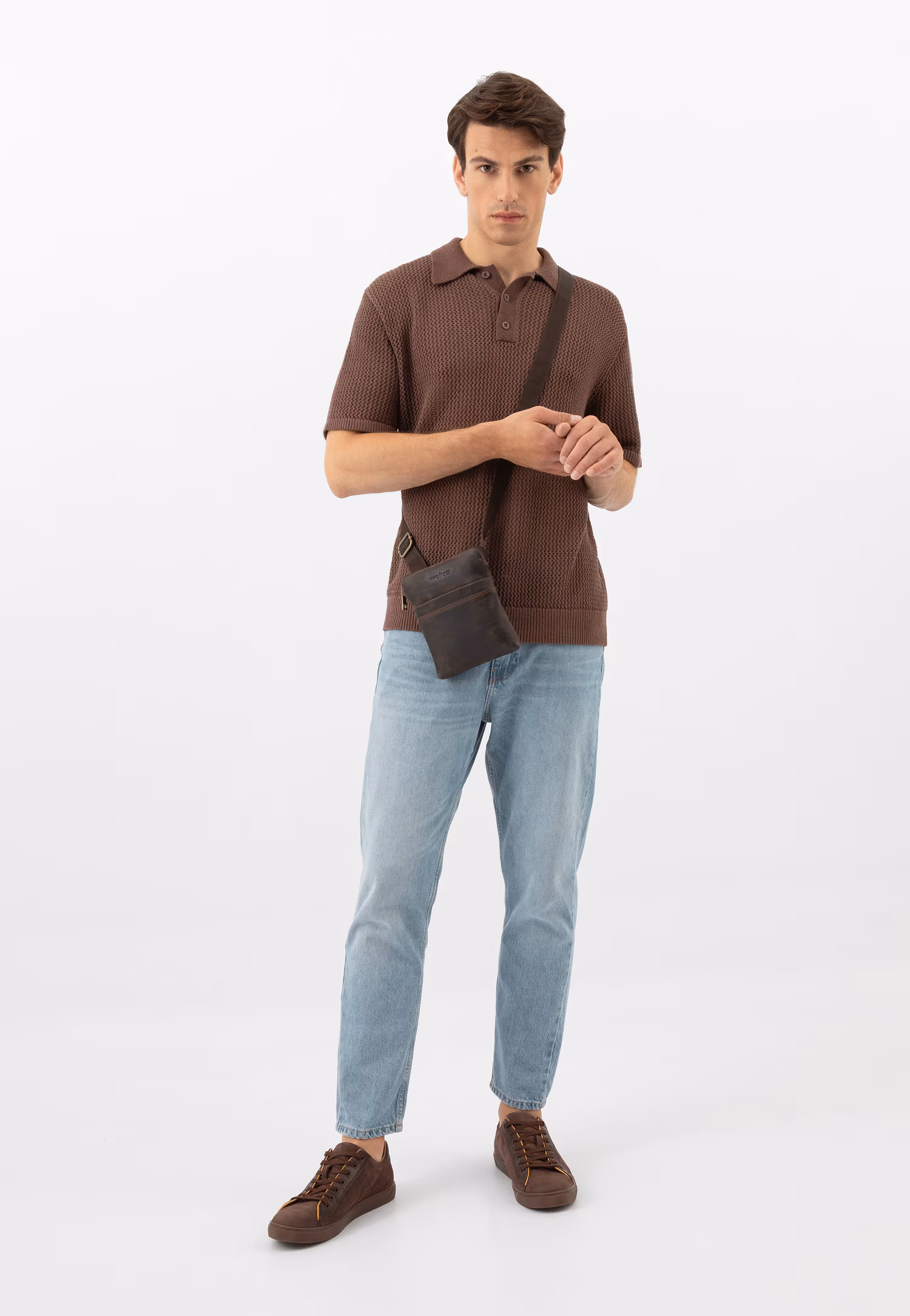 Ciemnobrązowe trampki męskie ze wstawkami ze skóry