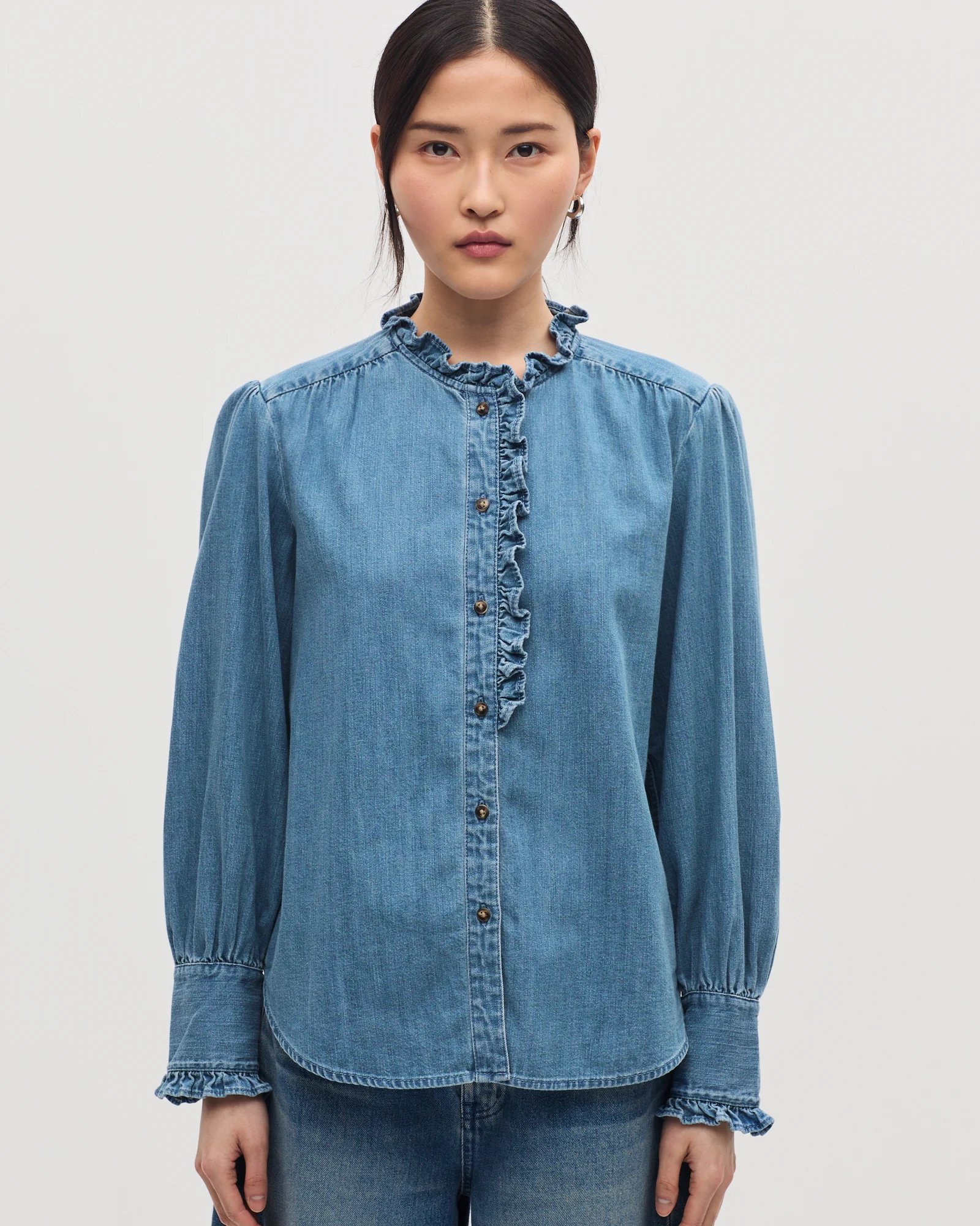 Chemise col volanté en coton