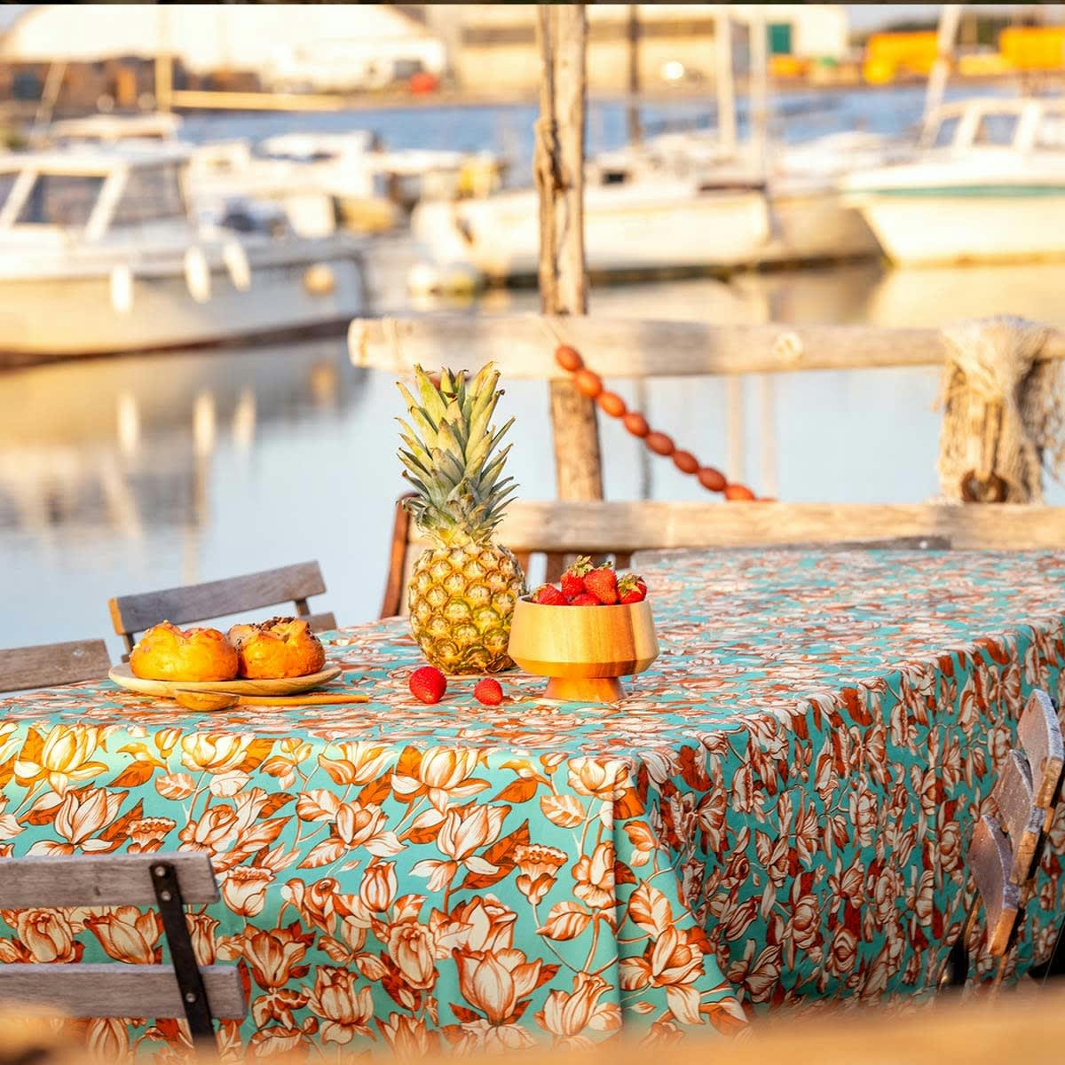 APONI - Nappe grand format en coton imprimé fleuri orange 140x235