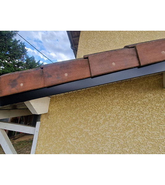Bande de rive Noir, RAL 9005 Sat, épaisseur 1 mm, 1 pli retour 2cm , Largeur9 cm , Longueur 140 cm