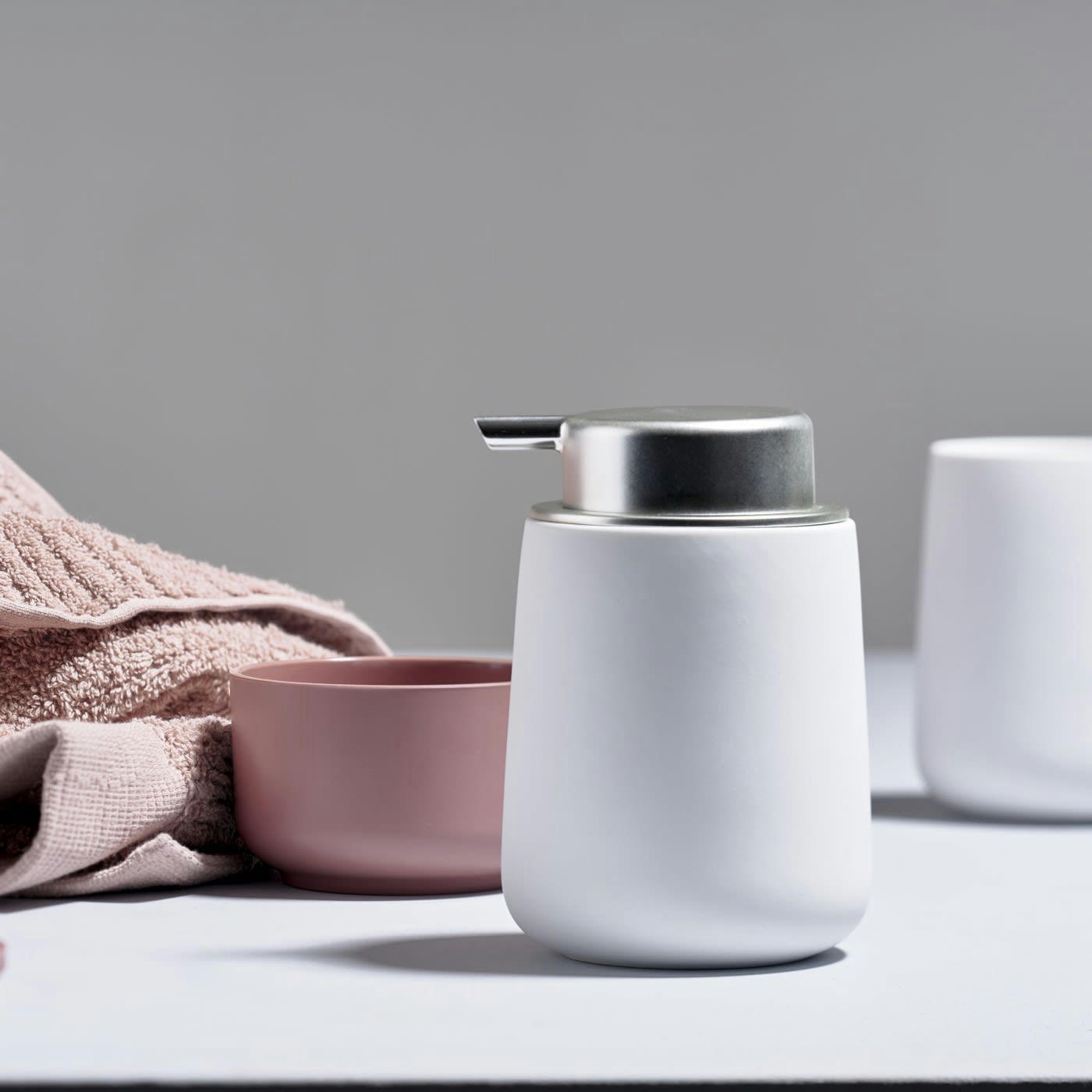 NOVA - Distributeur de savon blanc