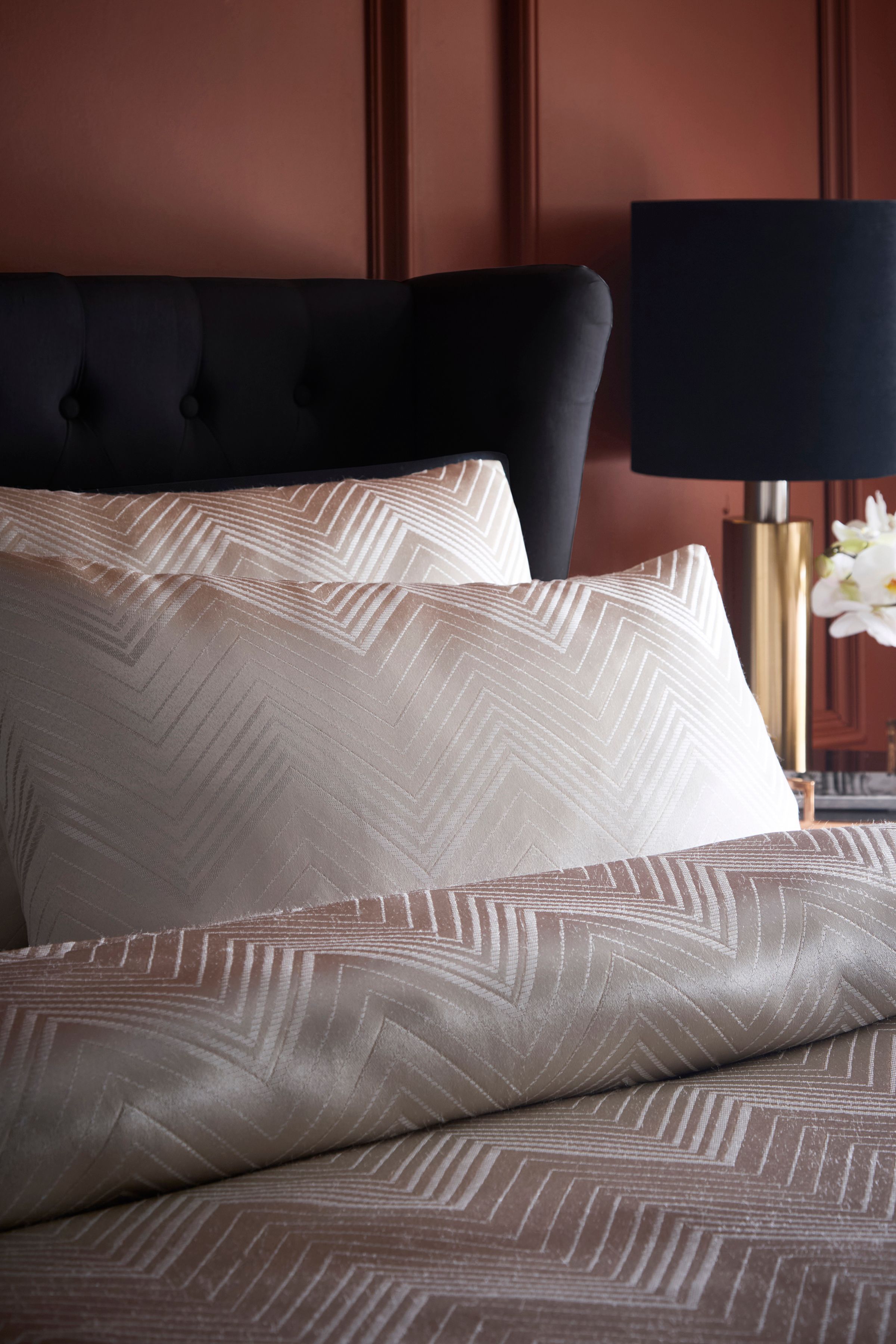 Laurence Llewelyn-Bowen Cocktail' Geometric Jacquard Duvet Cover Set