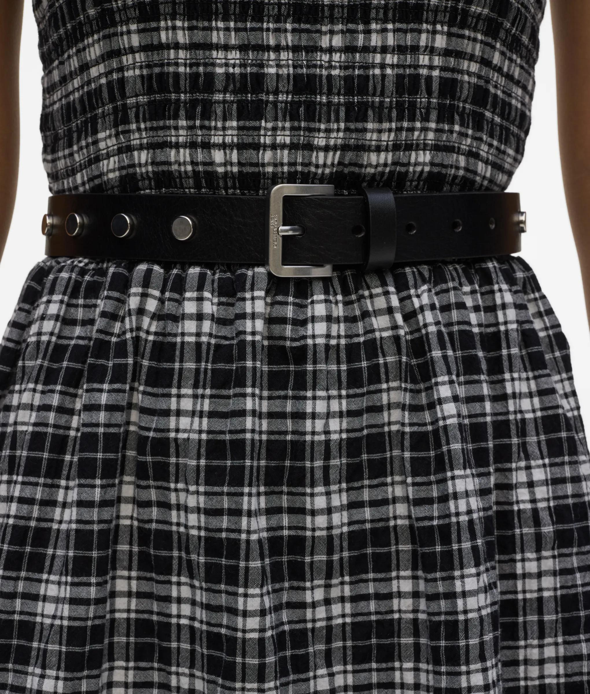 Ceinture en cuir avec clous