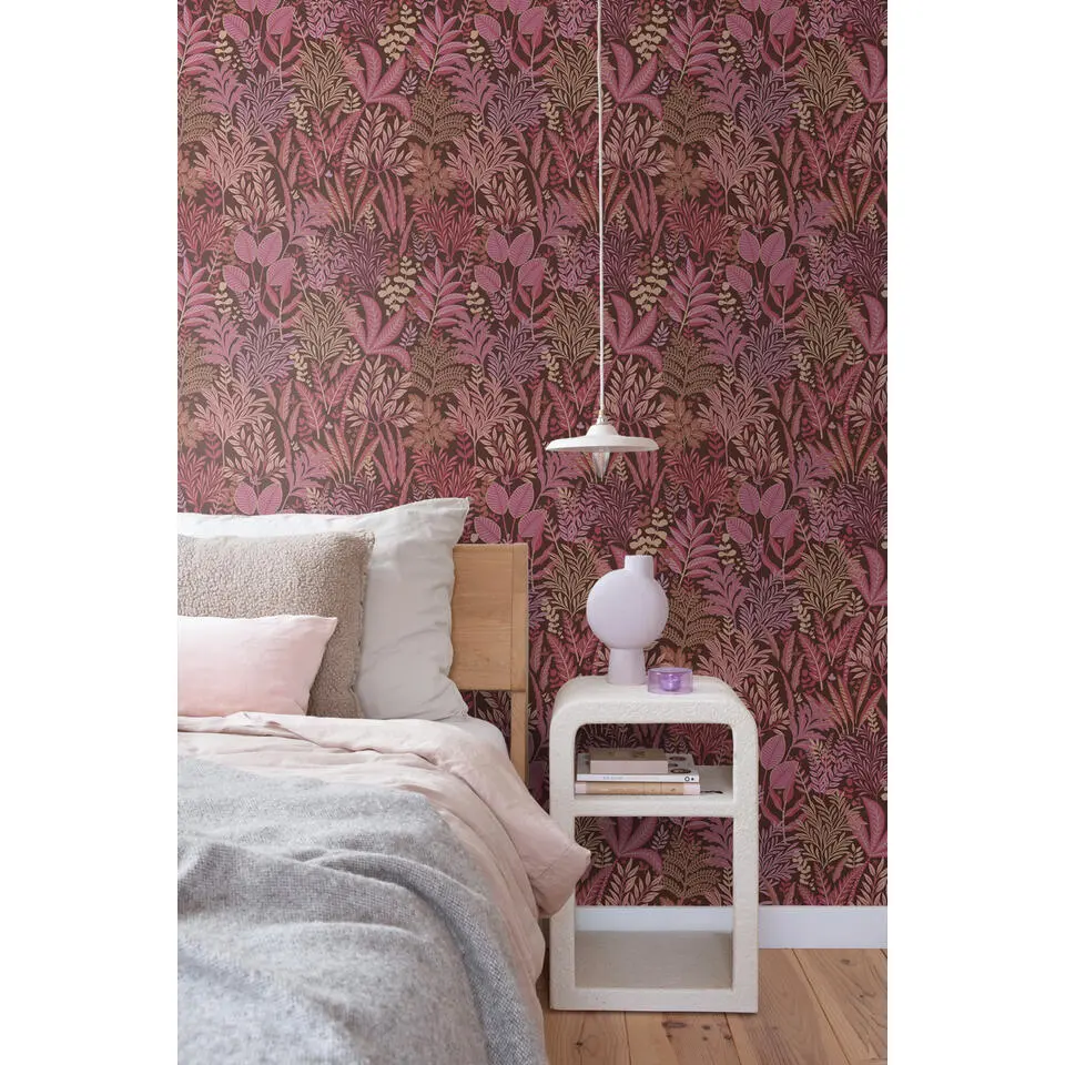 ESTAhome behang tropische bladeren en bloemen aubergine paars en roze