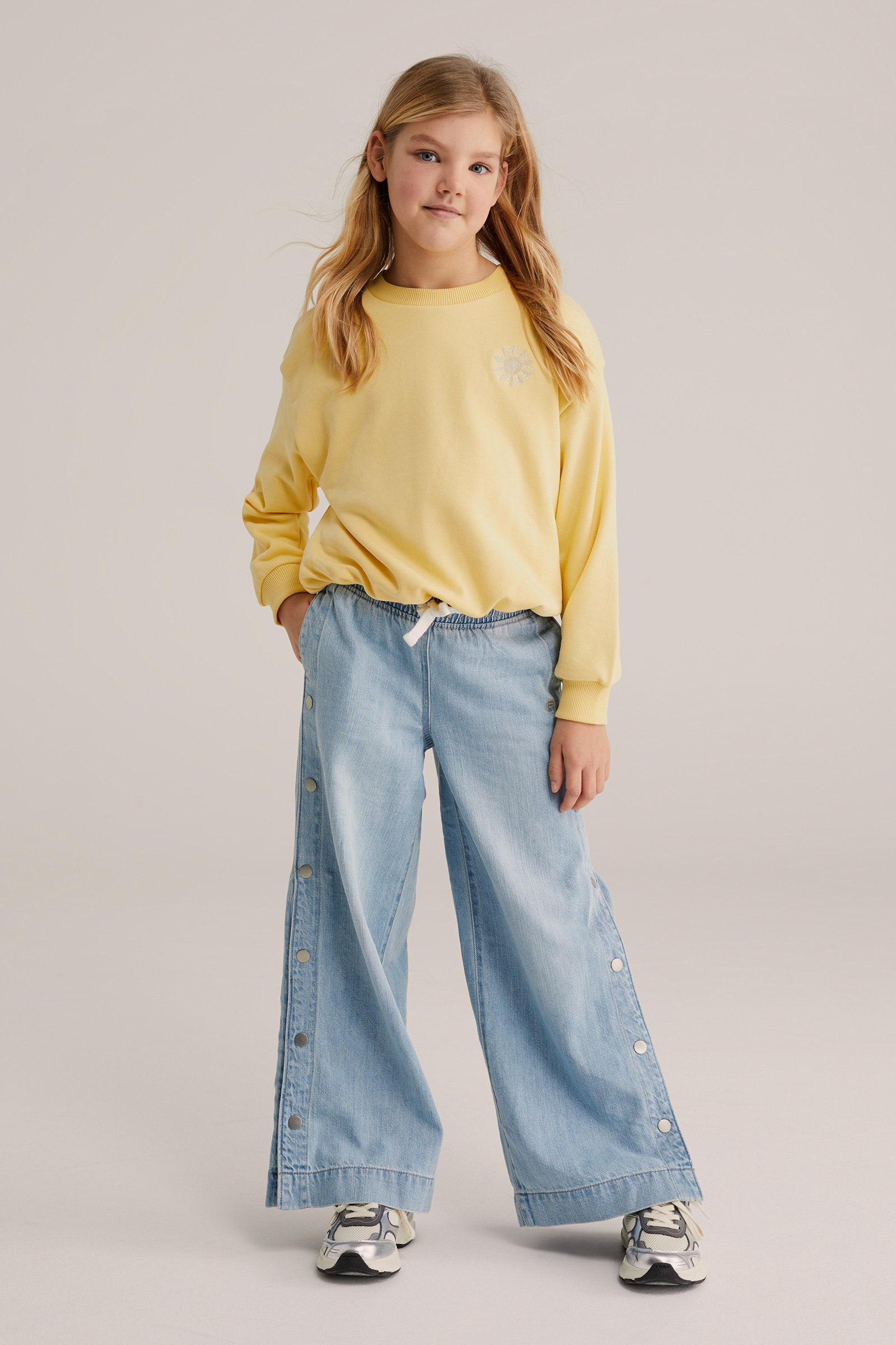 Meisjes oversized sweater met embroidery