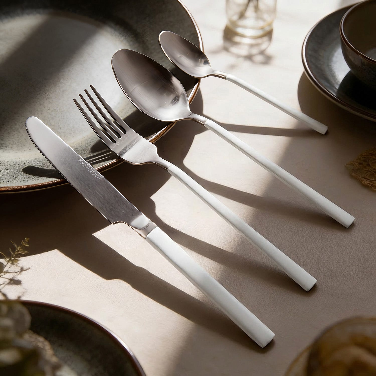 Set 24 posate acciaio inox manico bianco Supreme