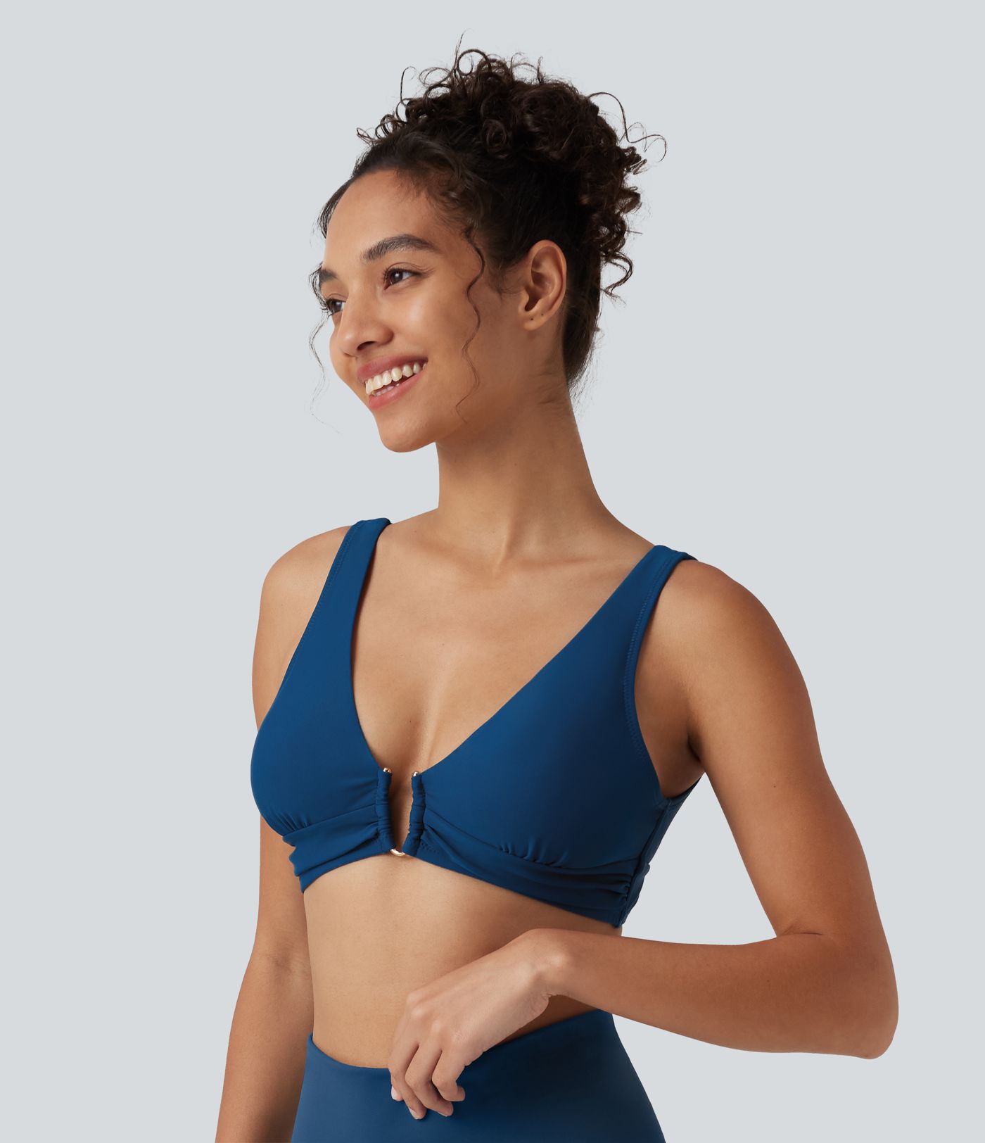Haut de bikini à décolleté en V profond avec brassière intégrée