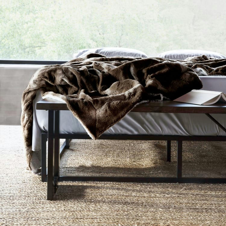 - Plaid fausse fourrure marron 130x150cm