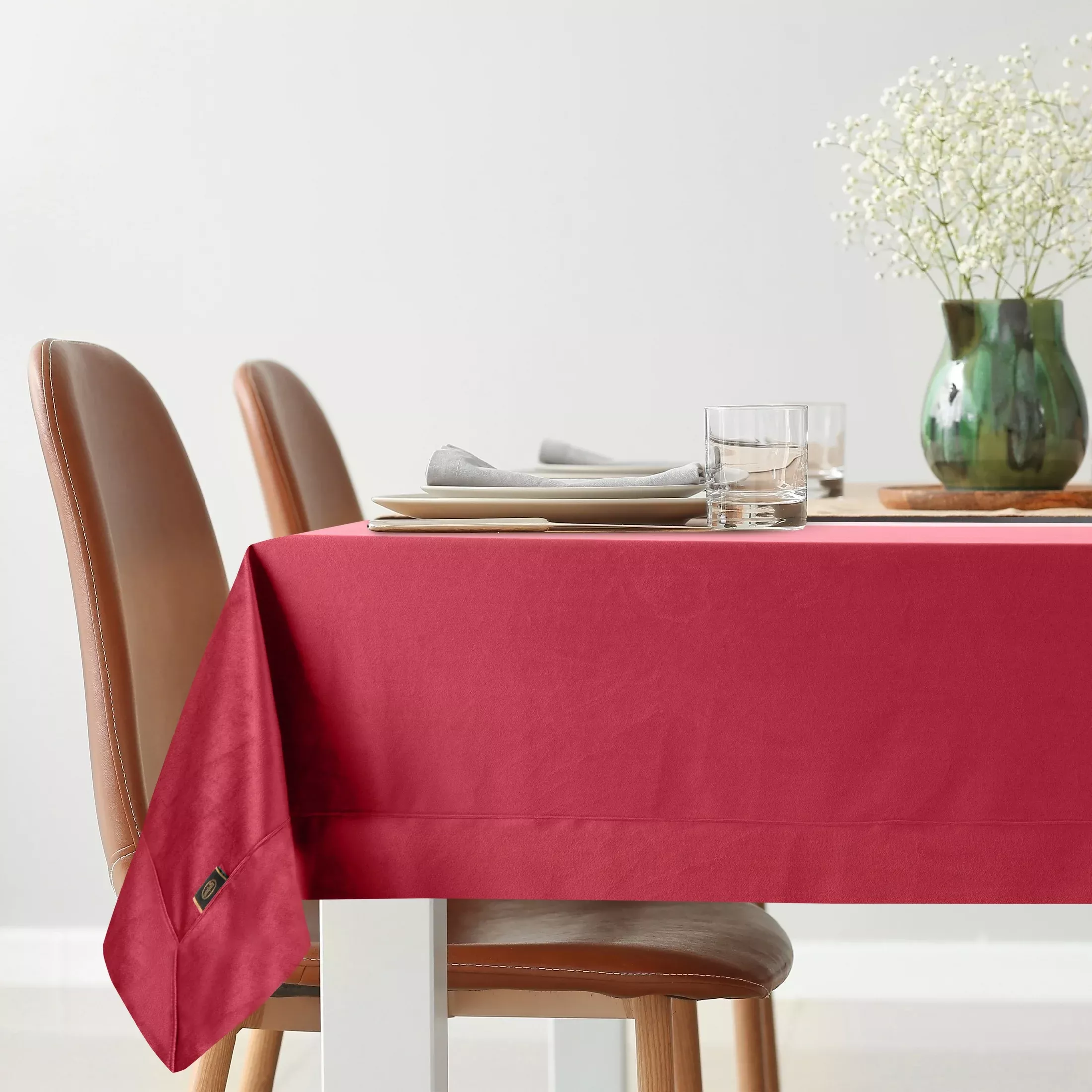Obrus bordowy 145x180 cm welwetowy VELVET z ozdobną listwą
