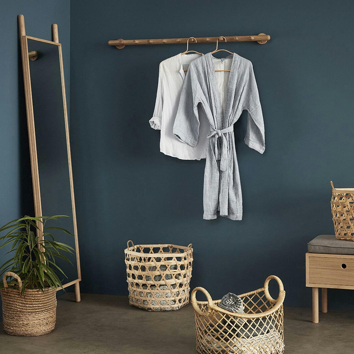 LEAN - Miroir de sol en chêne FSC