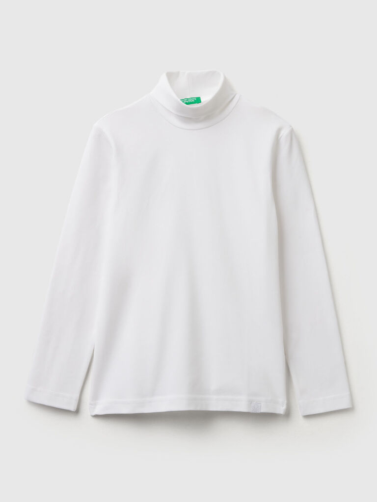 Long sleeve turtleneck t-shirt