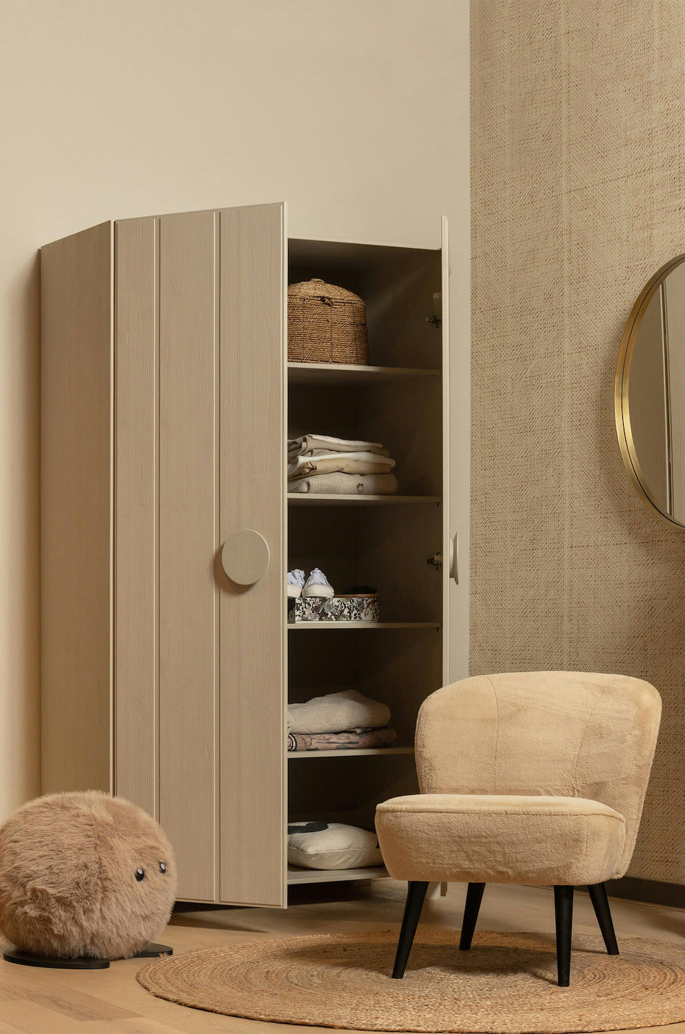 SARA - Fauteuil effet fourrure crème