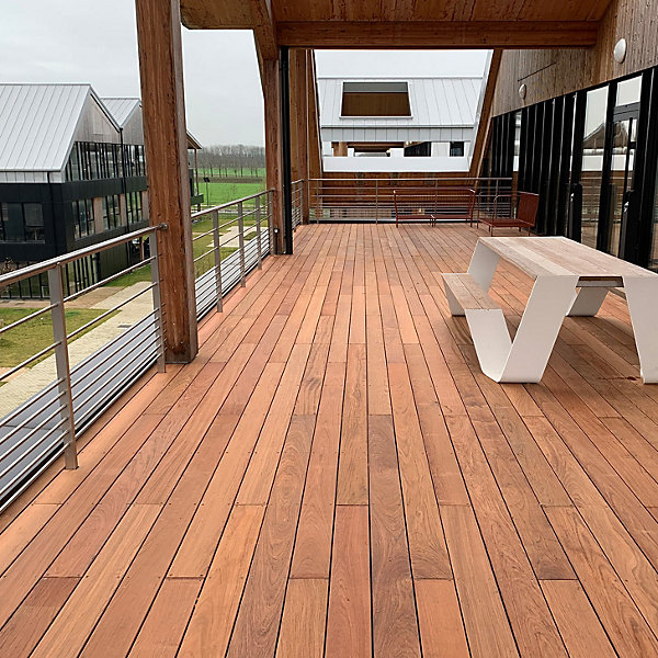Kit complet terrasse bois exotique JATOBA pour 10 m², Lames 3,35 m, lambourdes 3,05 m, plots réglables et visserie Inox.