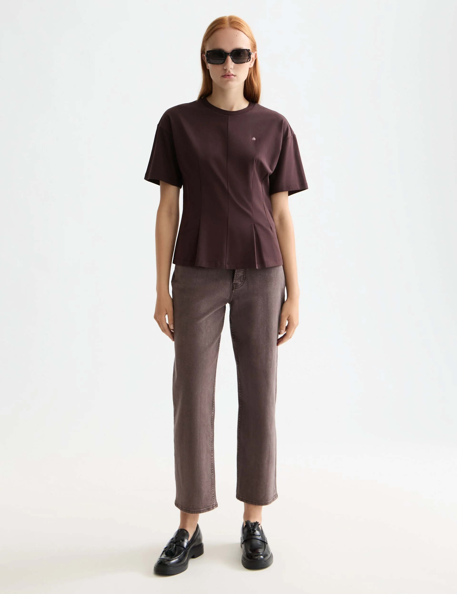 T-shirt with shaping