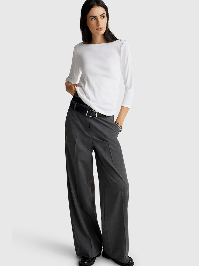 T-shirt with boat neck