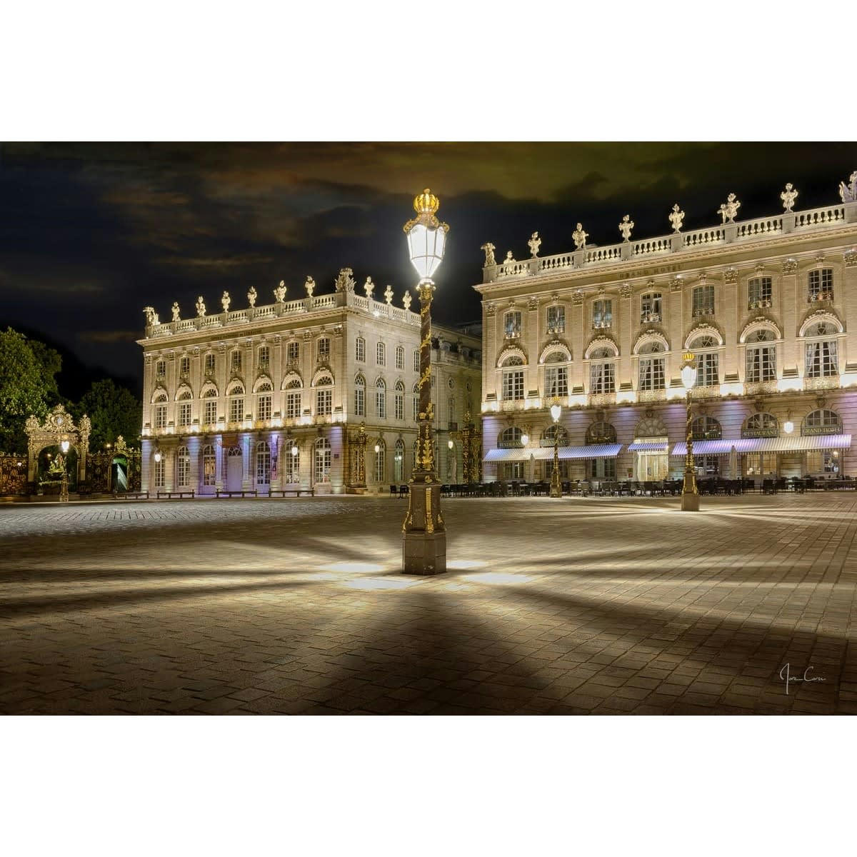 CONTEMPORAIN URBAIN - Tableau sur toile place Stanislas de nuit 45x65 cm