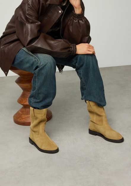 Beige suède enkellaarsjes