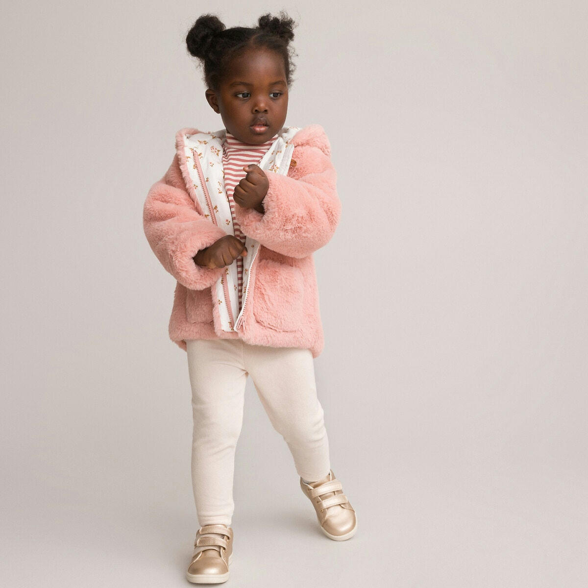 Manteau chaud à capuche en tissu duveteux