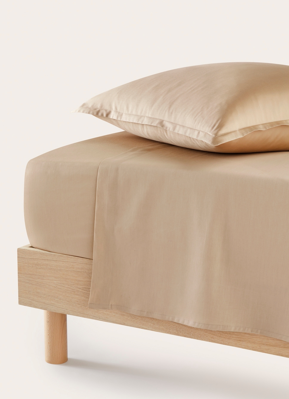 DRAP PLAT EN SATIN DE COTON UNI MORDORE