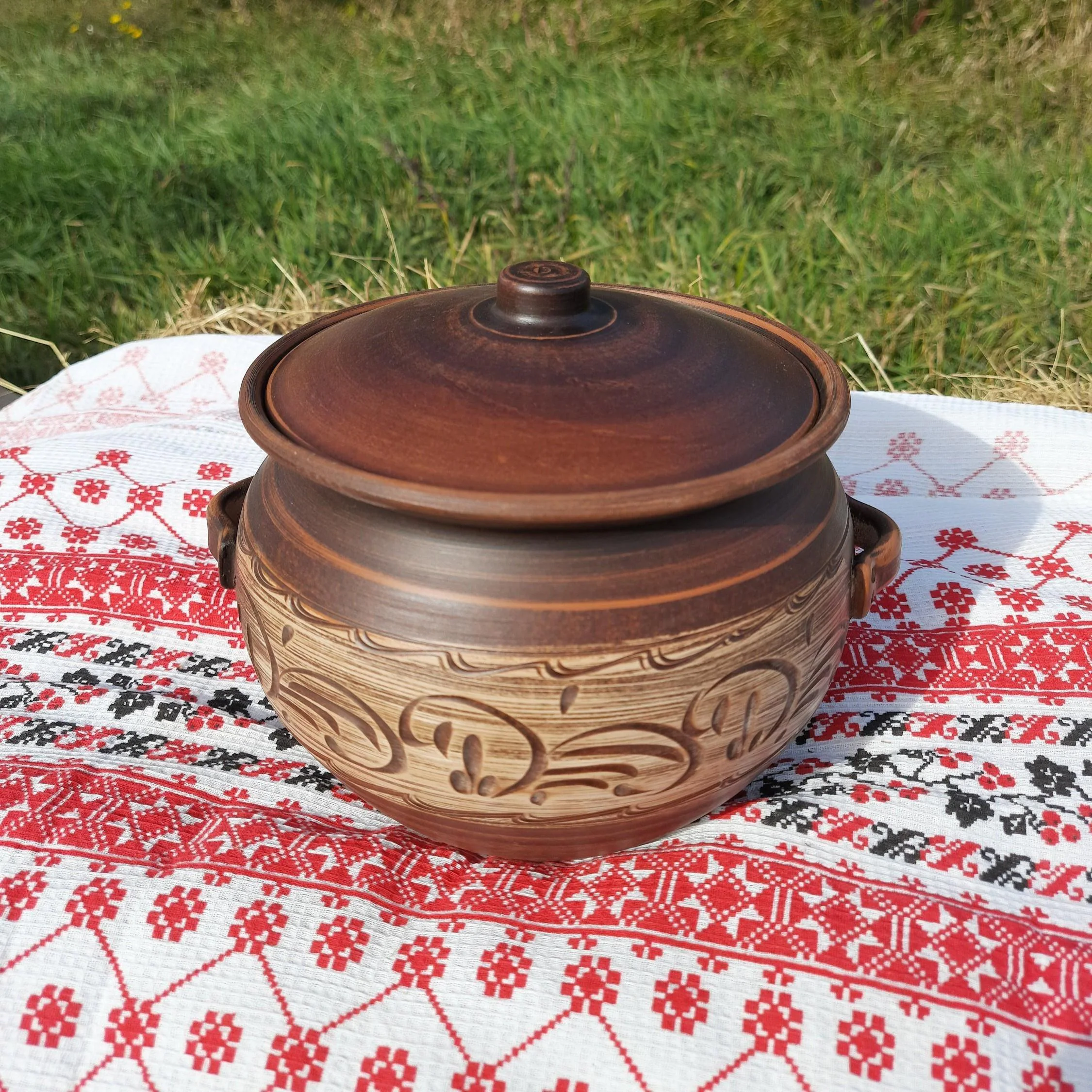 Clay Pot with Lid: Unglazed Terracotta Bread Baking Dish, Ceramic Handmade Clay Bakeware