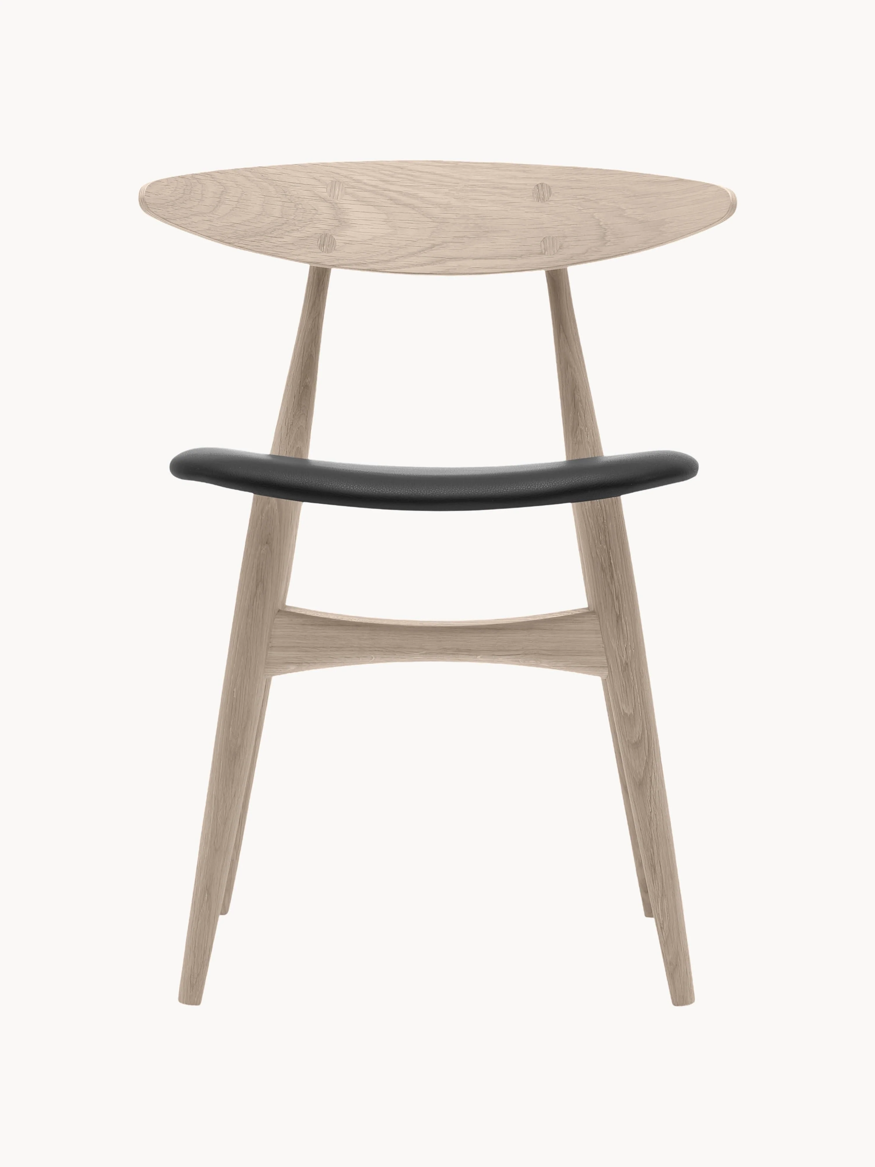 Holzstuhl CH33P mit Leder-Sitzfläche