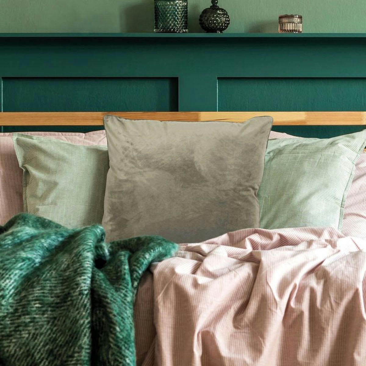 VELOURS - Coussin en velours taupe 70x70