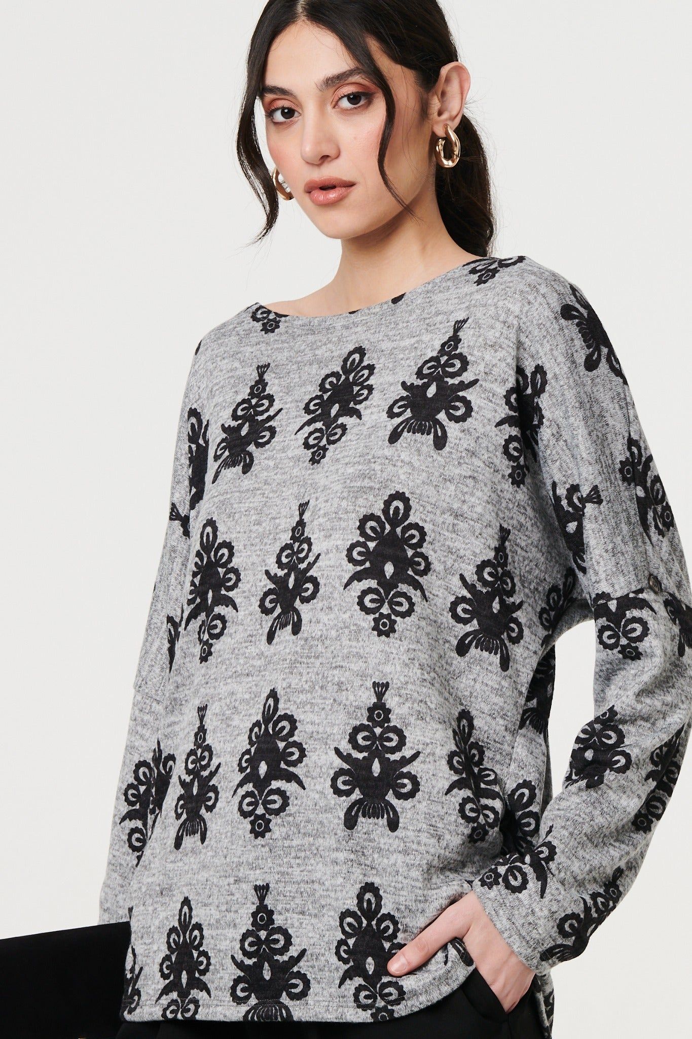 Izabel London Printed Long Batwing Sleeve Relaxed Top