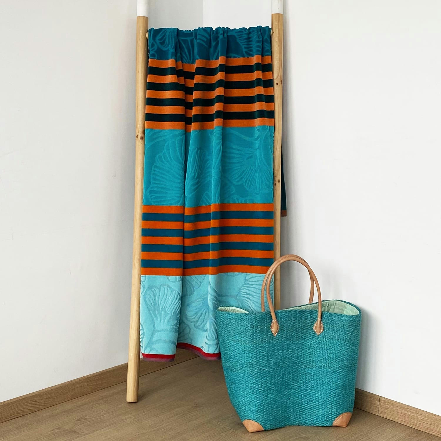 RAYURES AVEC MOTIFS ÉPONGE VELOURS CISELÉE - Serviette de plage éponge velours ciselée Fiorito 90x170 multicolore