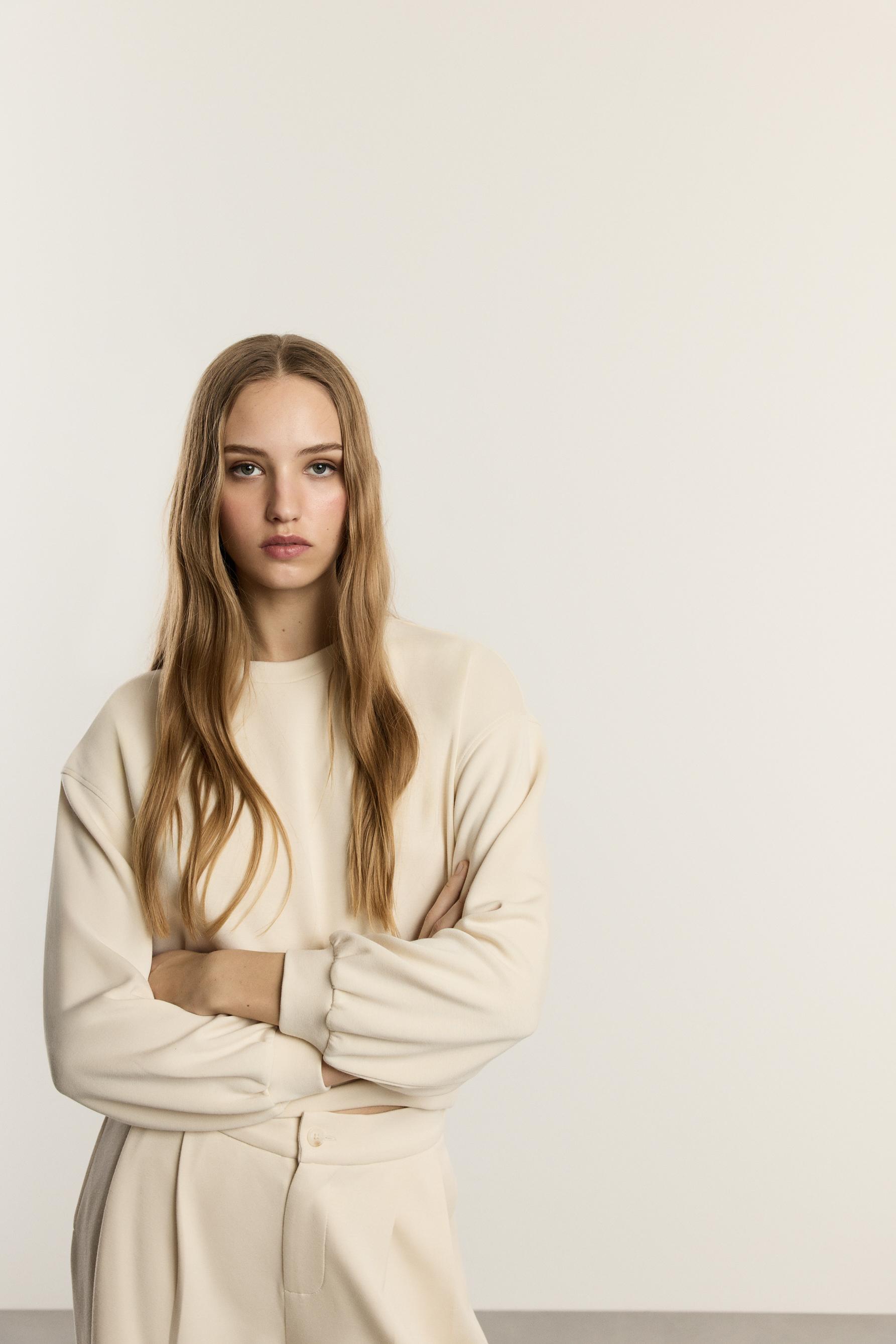 Sudadera cropped fluida