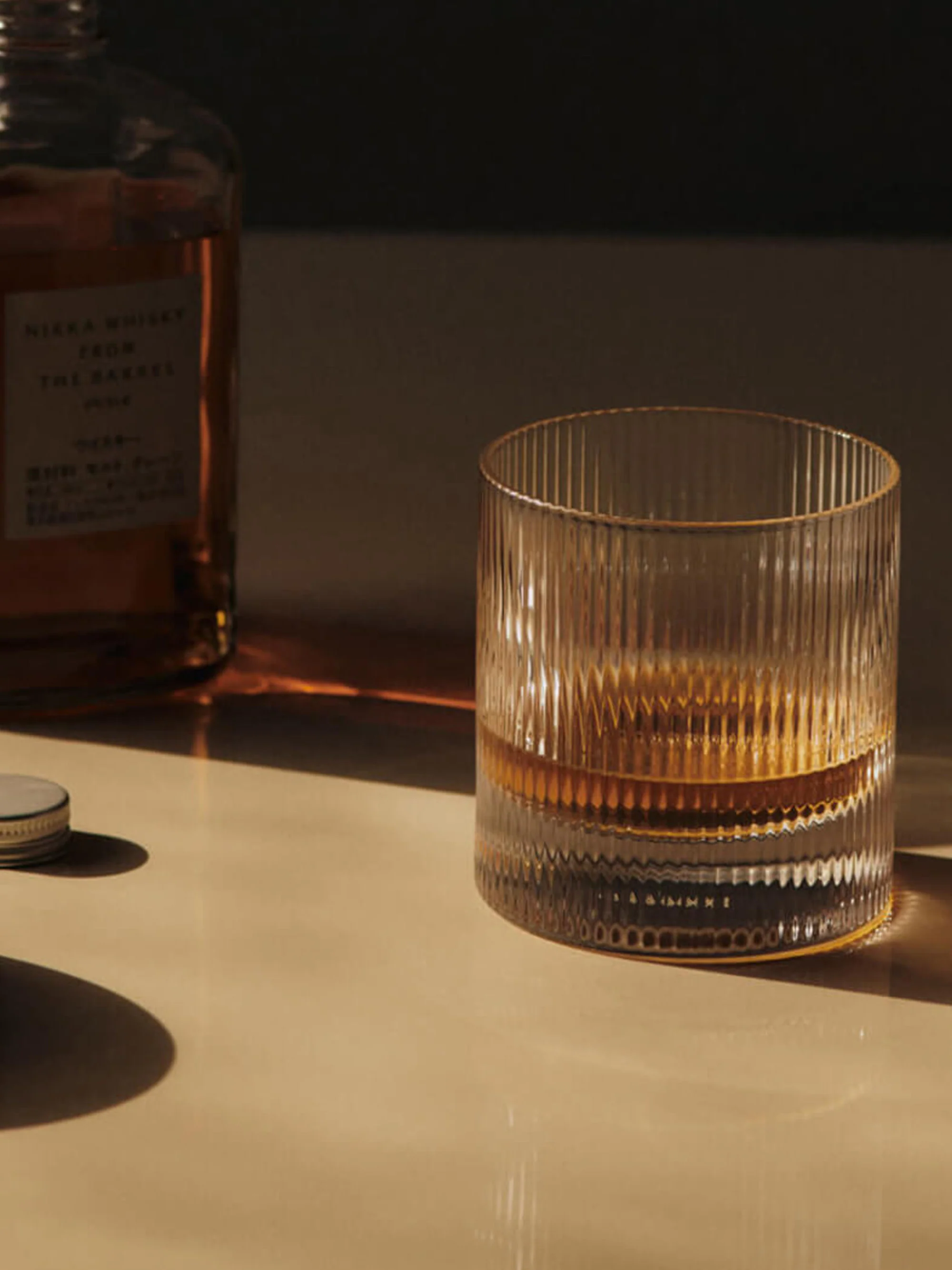 Mundgeblasene Glas-Whiskeybecher Ripple, 2er-Set