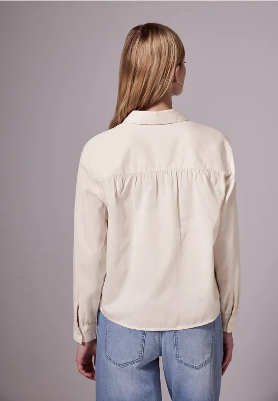 Hemdbluse mit Struktur