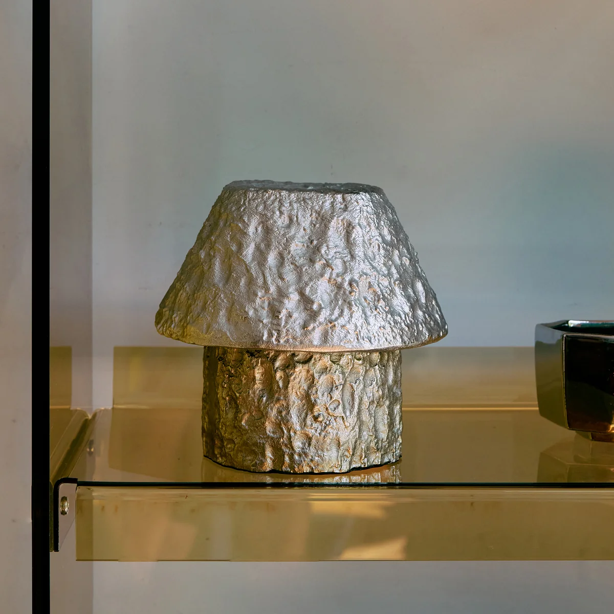HKliving - Artefact Tischleuchte, Aluminium