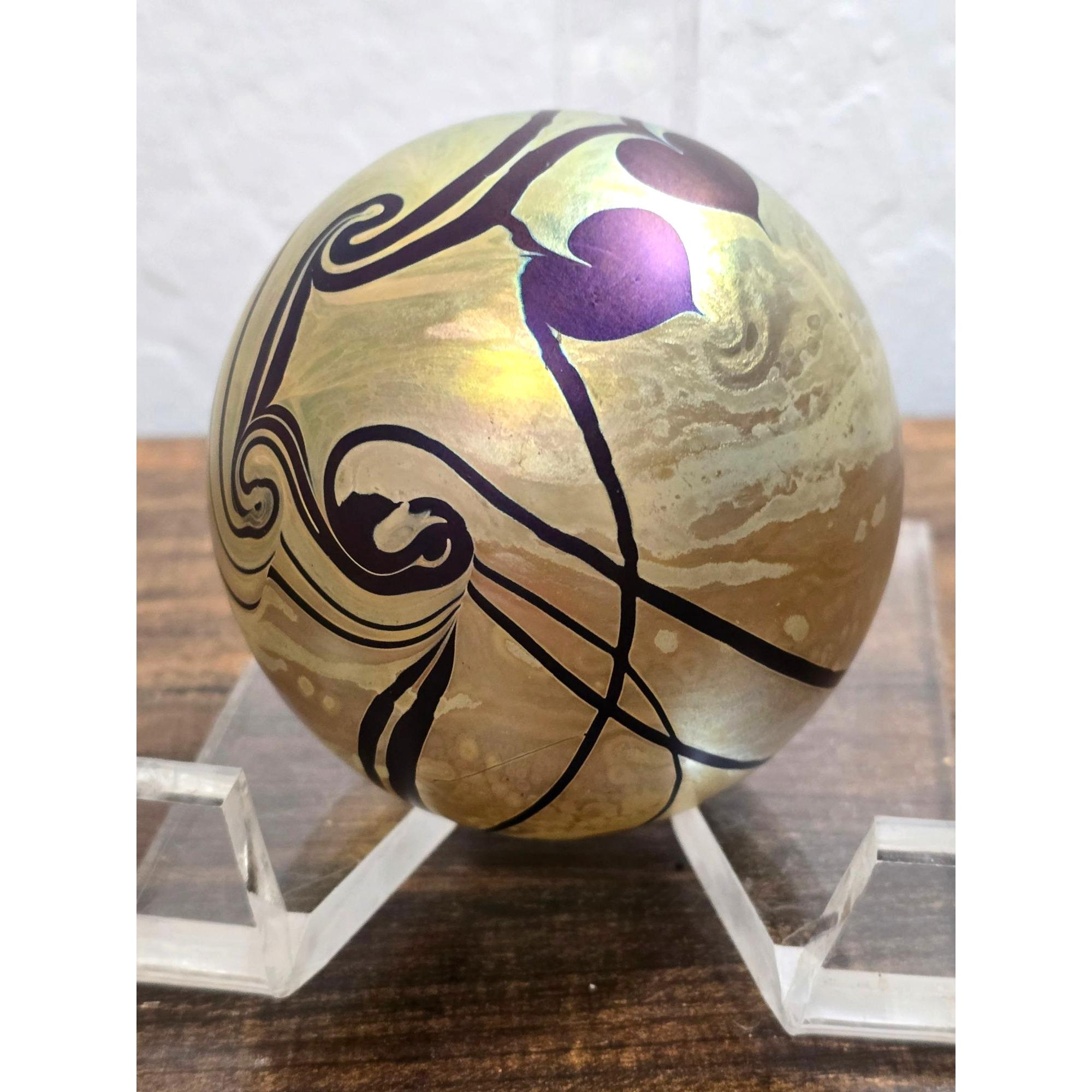 Robert Eickholt Iridescent Glass Paperweight Signed Swirl Heart Sphere