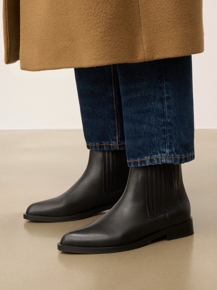 Classic black Chelsea boots