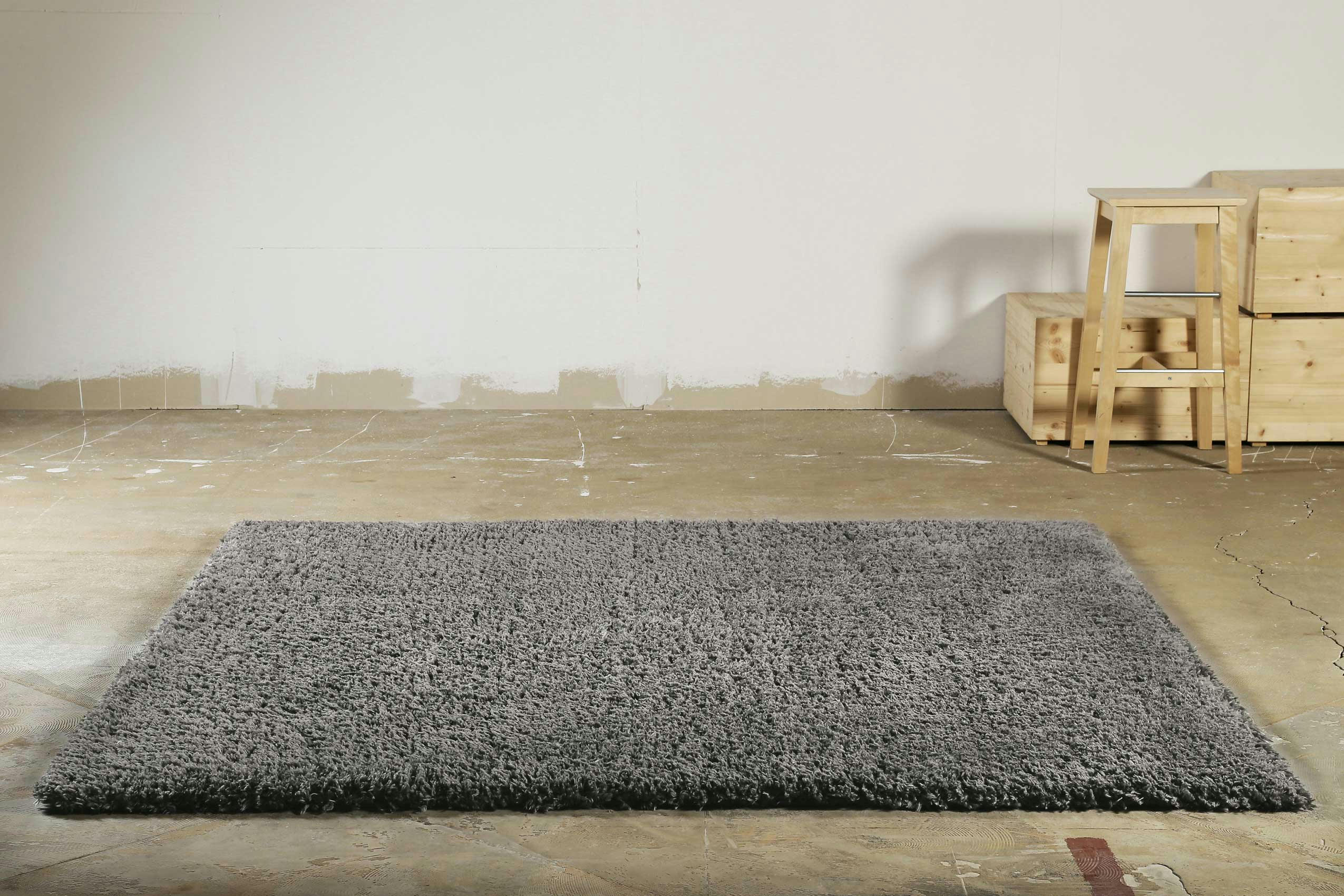 PARMA - Tapis uni très doux à mèches très hautes gris anthracite 200x133