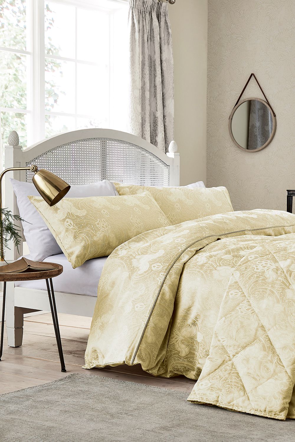 Sanderson Ashbee' Quilted Throw
