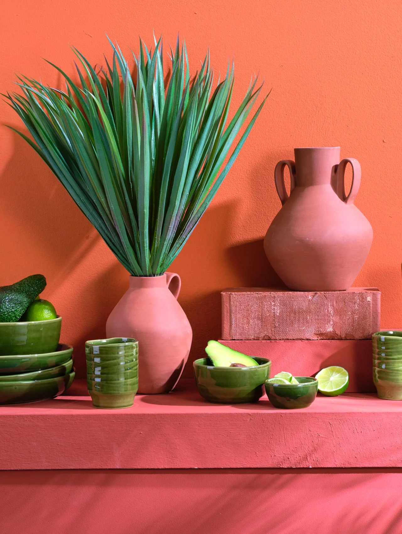 vase, rust