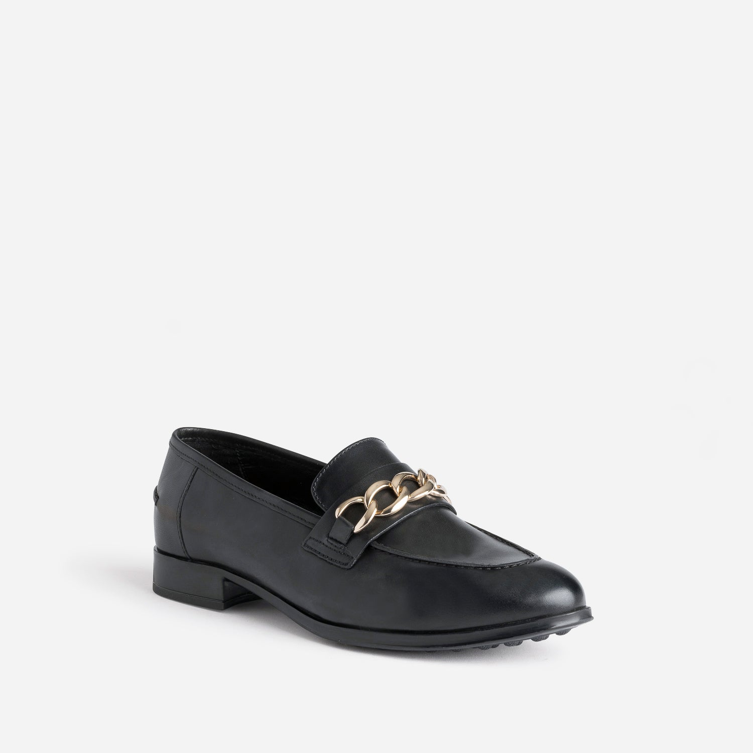Mocassin noir en cuir à chaîne