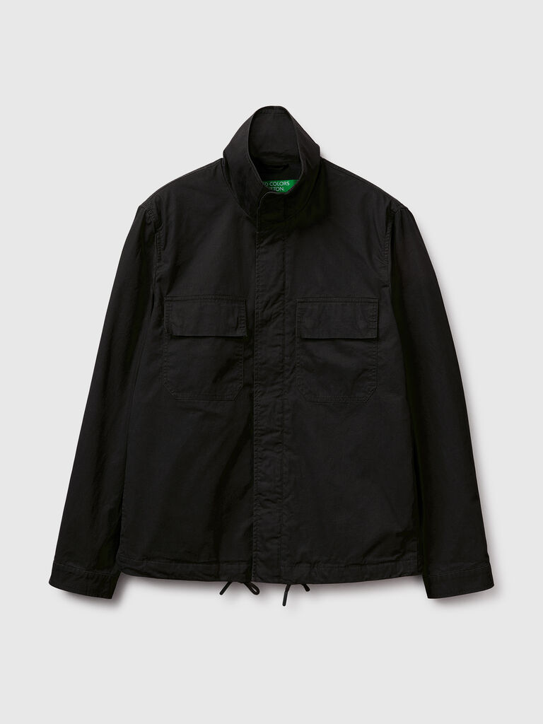 Short jacket with pockets