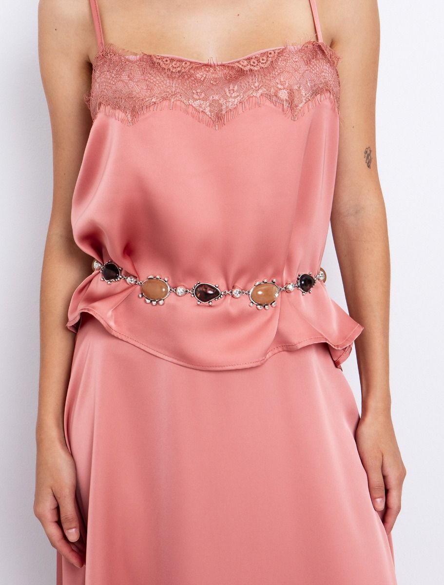 Ζώνη με πέτρες σε αντίθεση